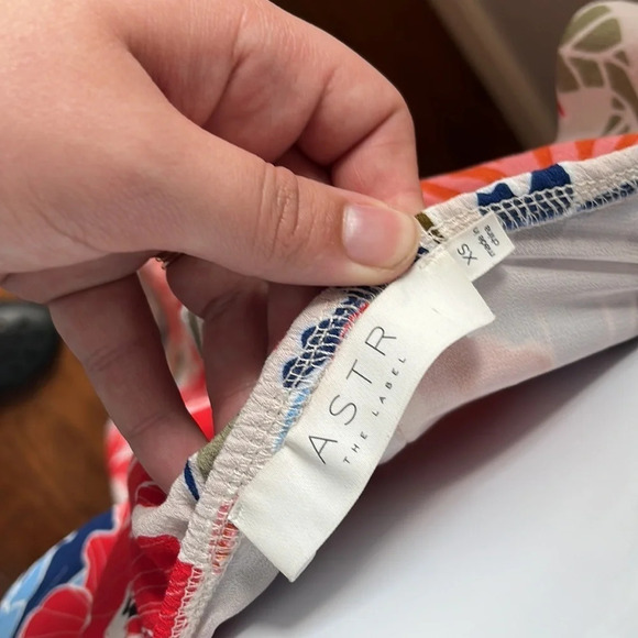 ASTR the label Women's Giselle Cold Shoulder Lace Dress Size XS - Picture 8 of 9